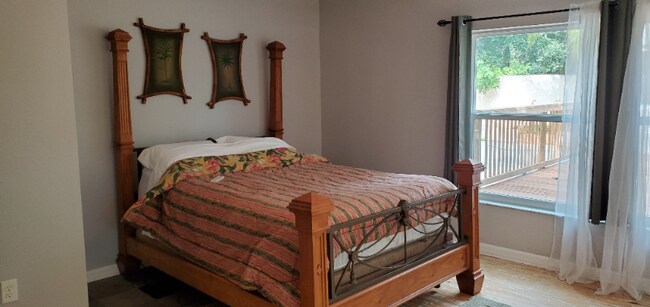 Foto del edificio - 6542 Sherry Ln