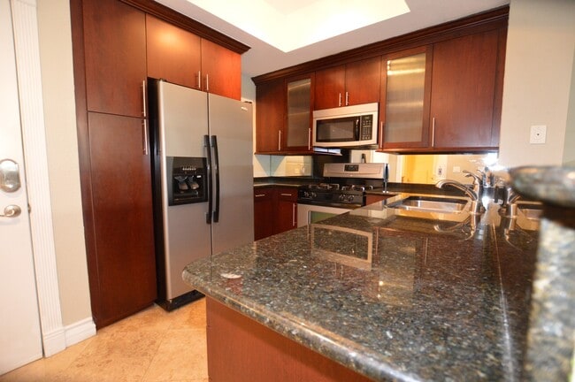 Building Photo - Meridian Unfurnished 1Bdr/1Bath Luxury Con...