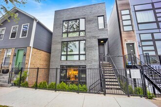 Building Photo - 1109 W 16th St