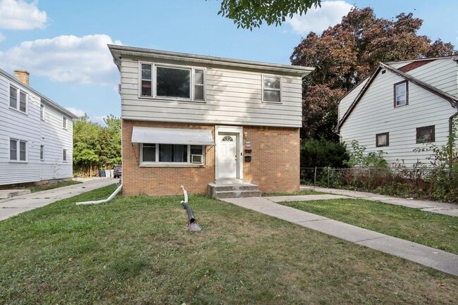 Building Photo - 4722 N 49th St