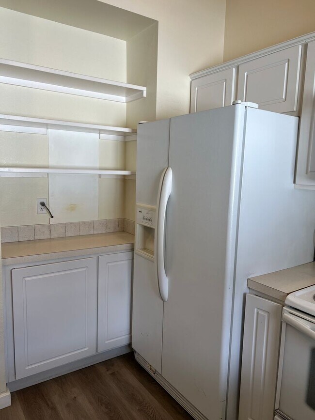 Building Photo - Coming soon! 3 bed single family home on a court