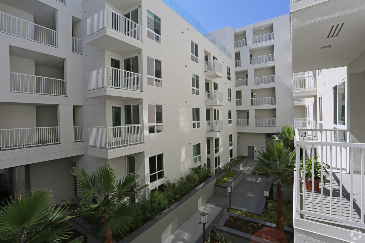 G12 Apartments - Los Angeles, CA | Apartments.com