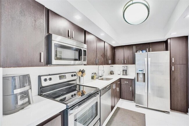 Foto del edificio - 20355 NE 34th Ct