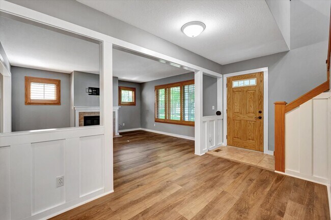 Building Photo - 2 Hedgerow Ct