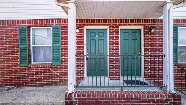 Building Photo - 815 Golf View Pl