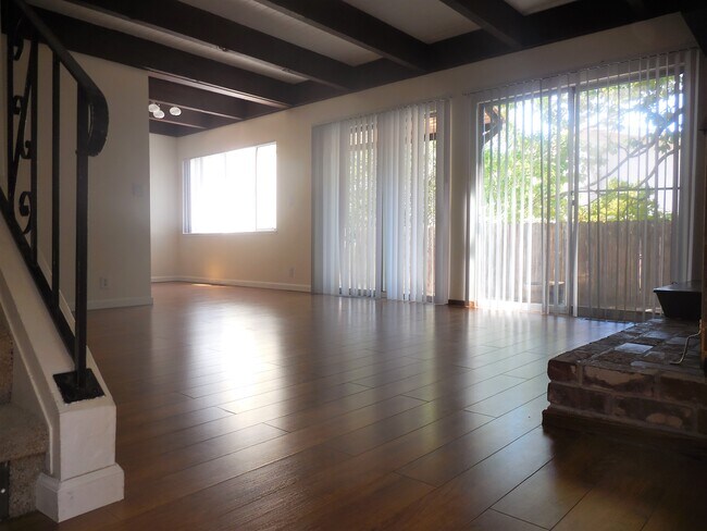 Building Photo - 2168 Carlmont Dr