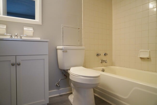 Building Photo - 3033 Clifton Ave