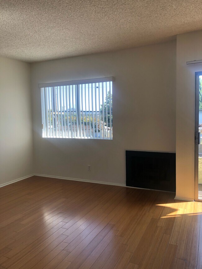 Foto del edificio - 12203 Magnolia Blvd