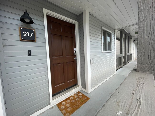 Foto del edificio - Walk to Pearl Street Mall from this adorable, updated 1 bedroom condo at Whittier Square