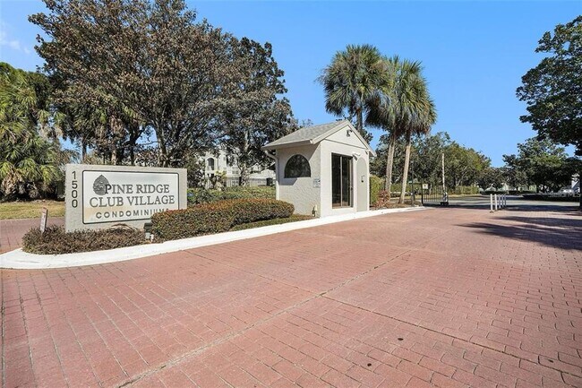 Foto del edificio - 1512 S Pine Ridge Cir