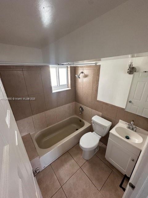 Foto del edificio - 585 NW 182nd Terrace
