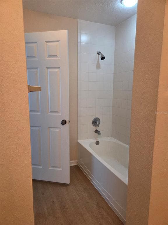 Foto del edificio - 5824 Lake Pointe Village Cir