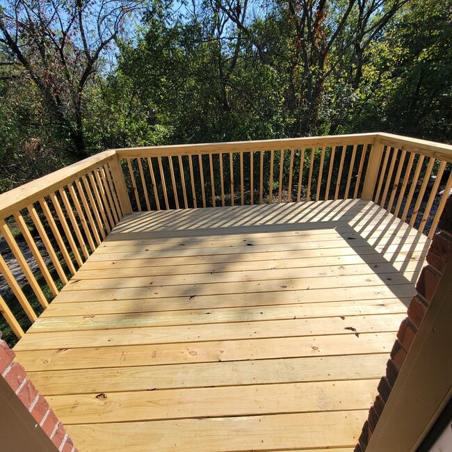 Deck - 429 Hutton Ln