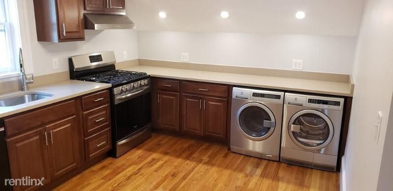 Primary Photo - 31 Beltran St