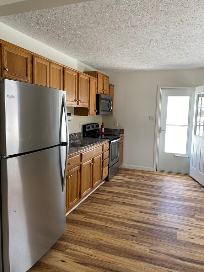 Foto del edificio - 12681 Back Creek Valley Rd