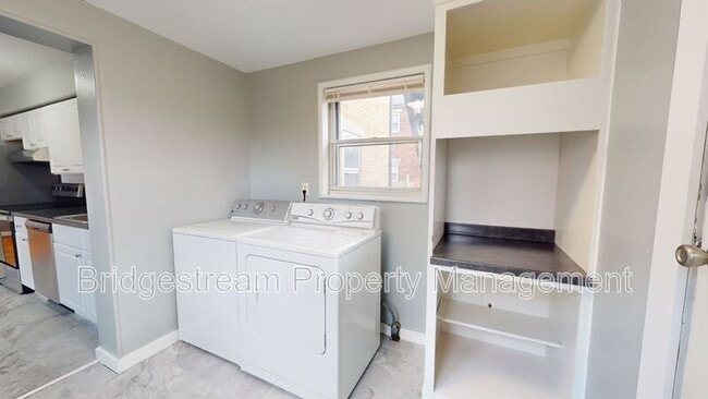 Foto del edificio - 108 Bellaire Ave