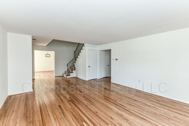 Building Photo - 5012 Sideburn Rd