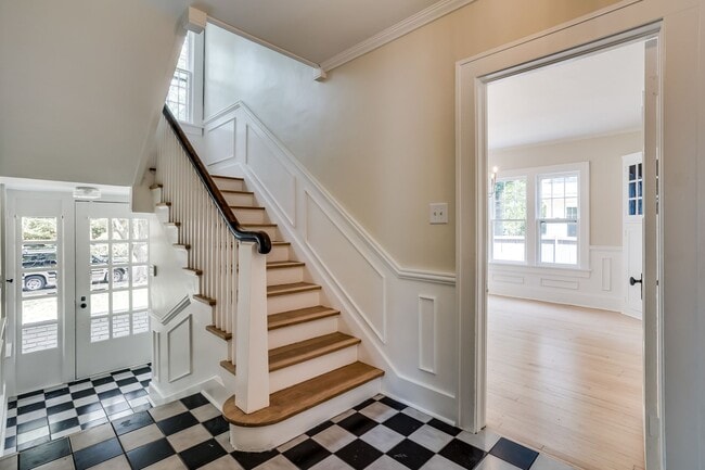 Building Photo - BEAUTIFUL Colonial in College Hill Home Available!