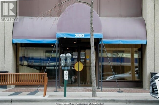 Building Photo - 380 Pelissier St