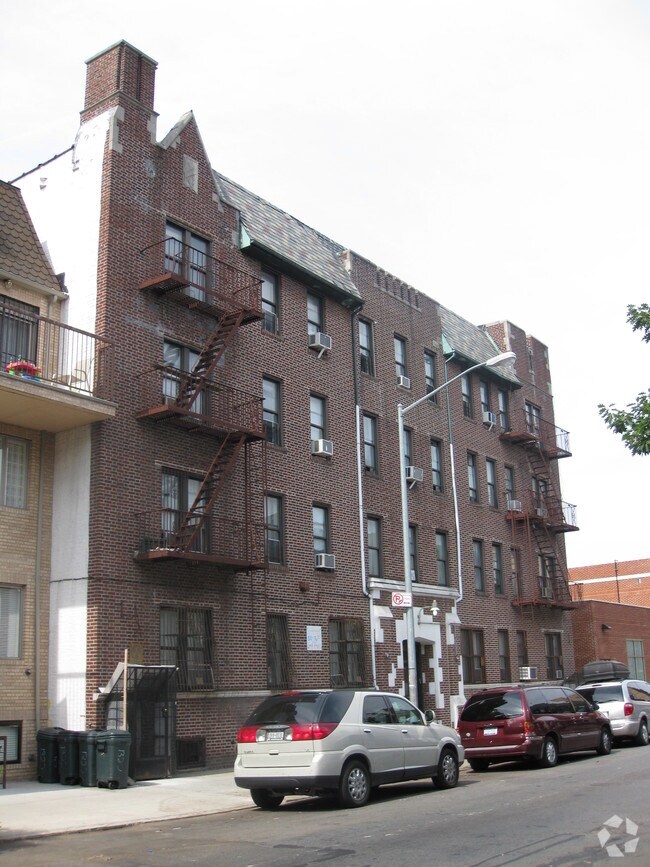Building Photo - 1320 47th St