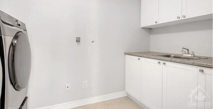 Building Photo - 530 Rye Grass Wy