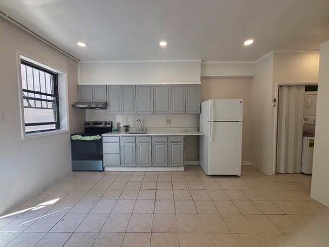 main space - 1000 Christian St