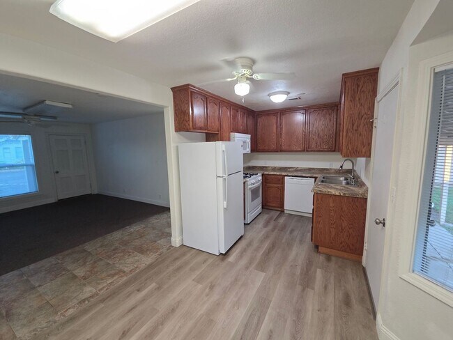 Foto del edificio - 2 Bedroom Apartment