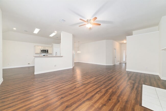 Building Photo - 7035 Shasta Square