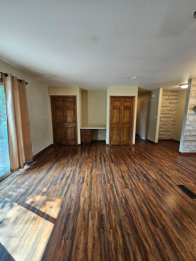 Building Photo - 4 BED | 2 BATH HOME | SINGLE GARAGE | WEST RAPID CITY