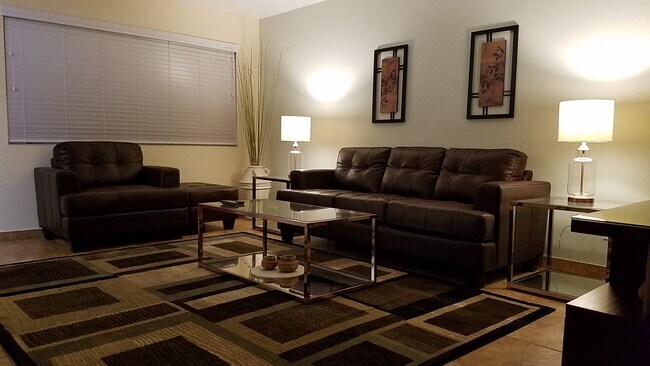 Foto del edificio - 2708 N Dustin Ave