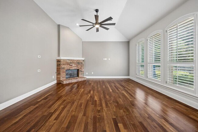 Foto del edificio - 12825 Rush Creek Ln
