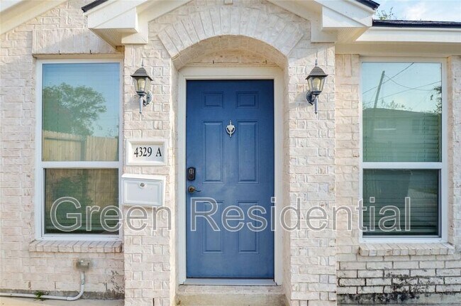 Building Photo - 4329 Phlox St
