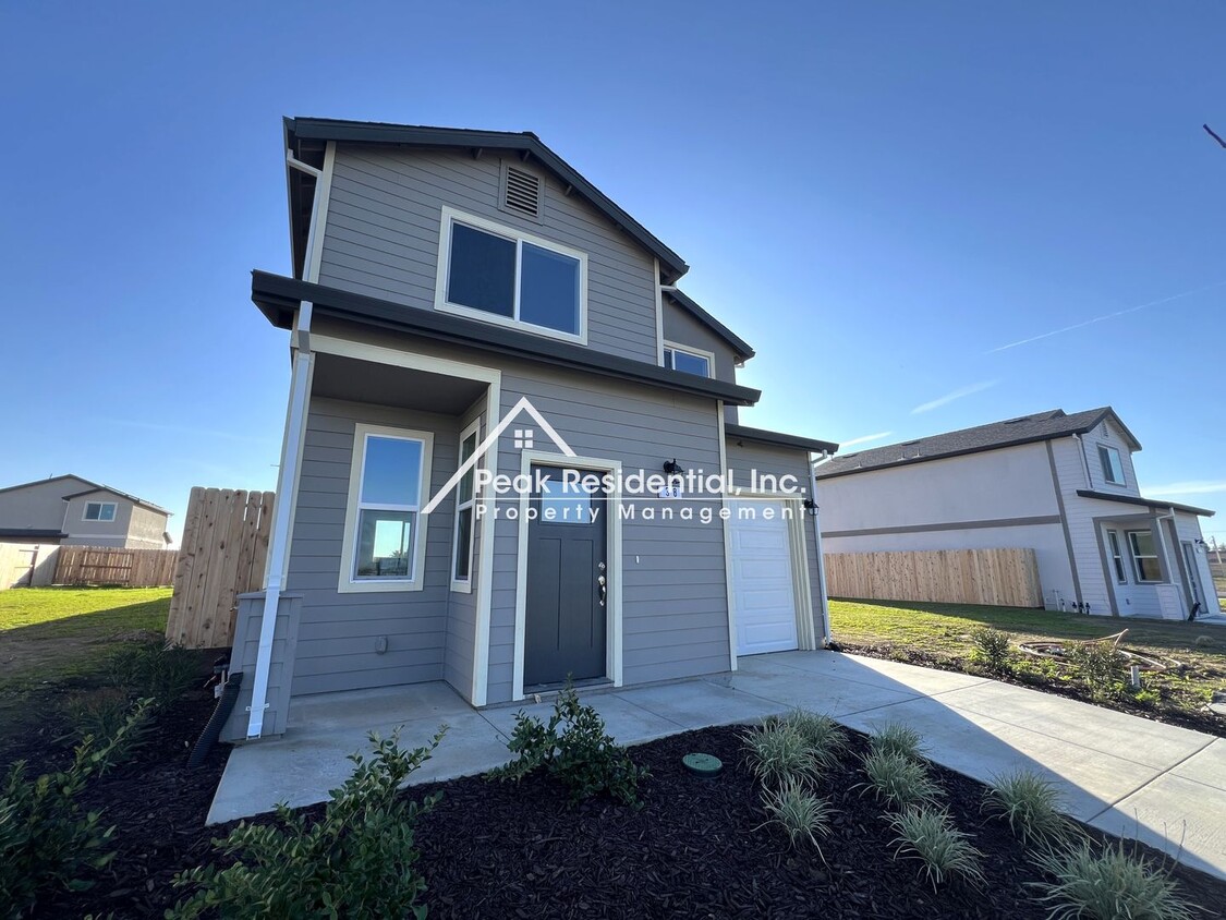 Primary Photo - Brand New Sacramento 3bd/2.5ba House With ...