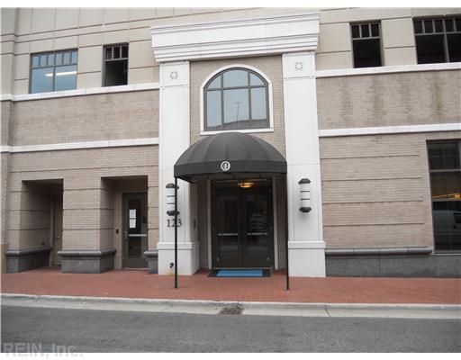 Building Photo - CollegePlace123