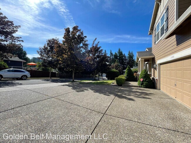 Building Photo - 5 br, 2.5 bath House - 11381 SE Bethany Dr