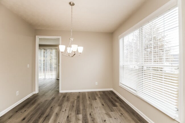 Foto del edificio - 7121 Silver Mine Crossing SE