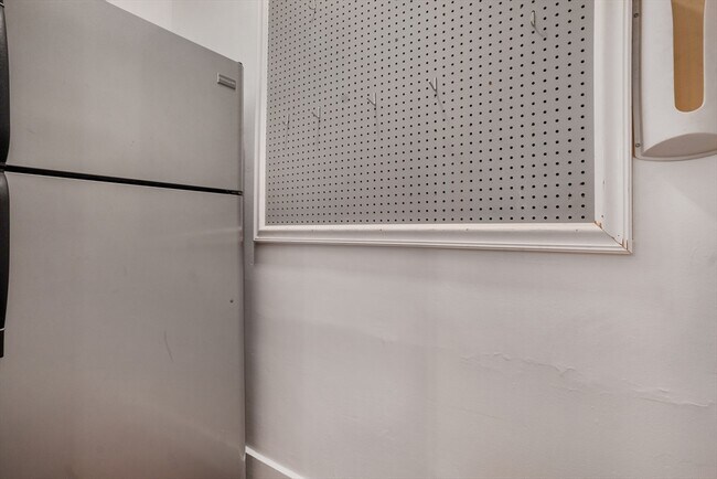 Building Photo - 156A South St