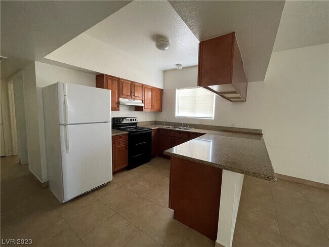 Building Photo - 5675 E Lake Mead Blvd