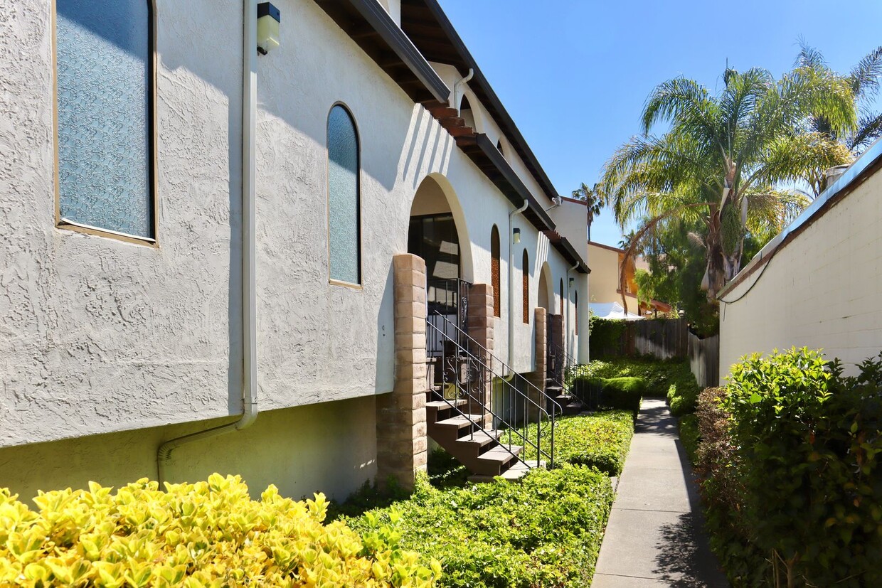 Primary Photo - Charming 2-bedroom condo - Mission San Jos...