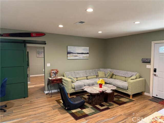 Foto del edificio - 18421 E Cypress St