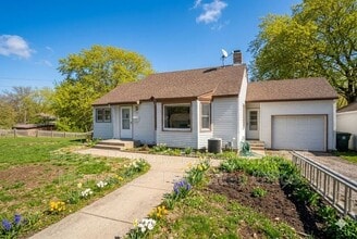 Building Photo - 1315 5th Ave S