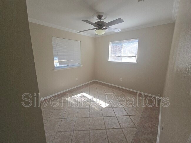 Foto del edificio - 2429 Salmon St