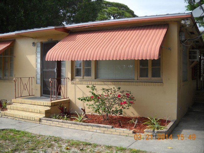 Building Photo - 1208 Citrus Ave