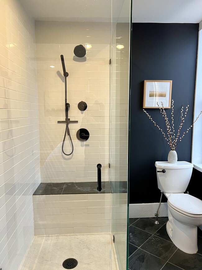 Building Photo - 237 Cumberland Ave