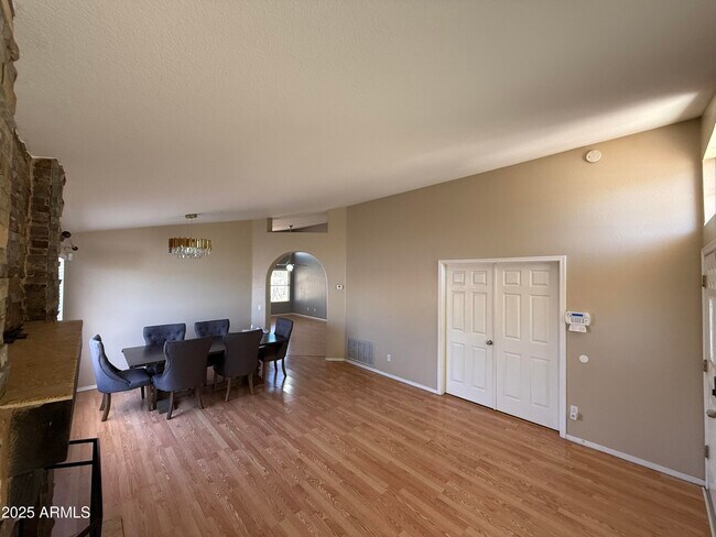 Building Photo - 5138 W Oraibi Dr