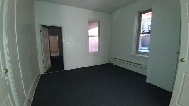 Building Photo - 105 E Main St