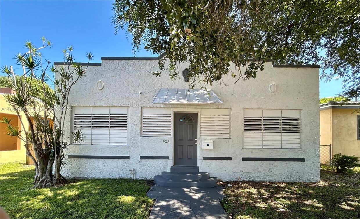 Foto principal - 928 NW 47th St