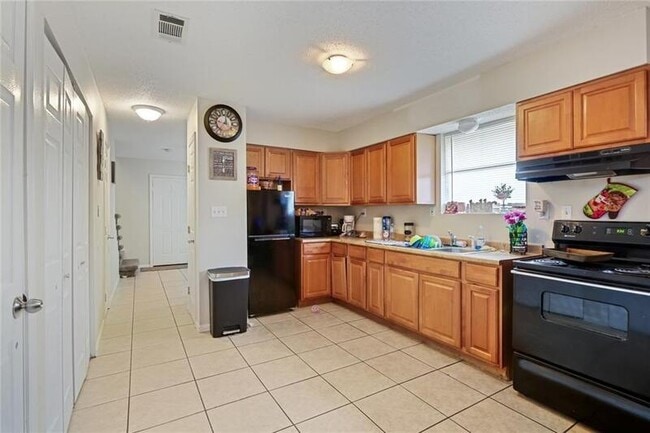 Foto del edificio - 8311 Livingston Ave