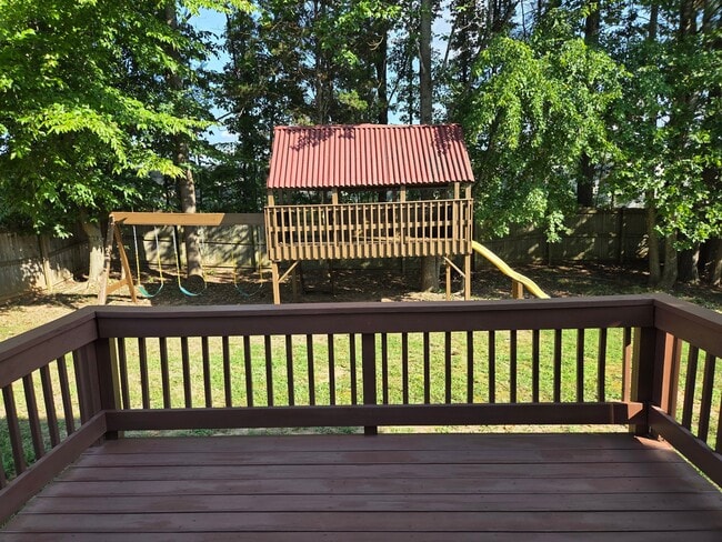 Building Photo - 107 Shining Armor Ct