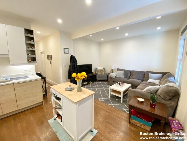 Foto del edificio - 106 Buttonwood St